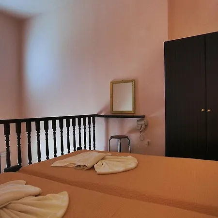 Ξενοδοχείο Little Sea View 3*