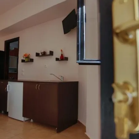 Ξενοδοχείο Little Sea View 3*