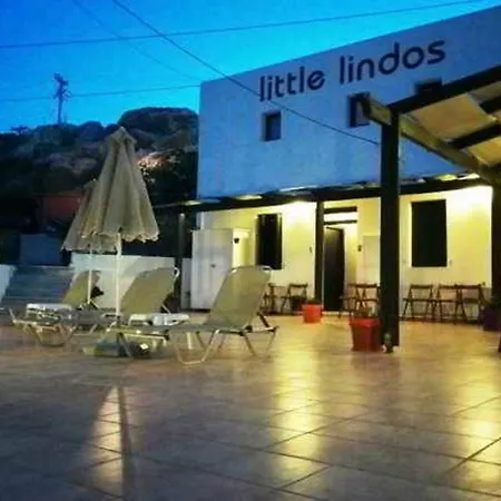 מלון Little Sea View 3*