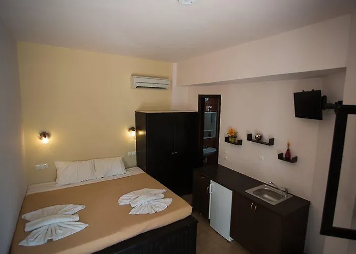 Little Sea View Hotel